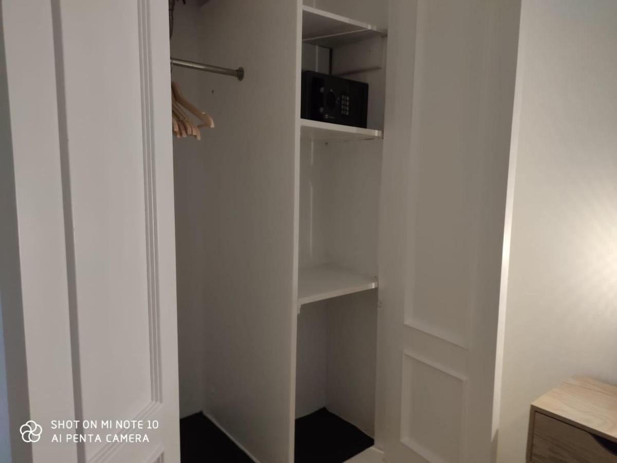 شقة Port House, Paseo Maritimo,A Un Minuto Playa فوينخيرولا المظهر الخارجي الصورة
