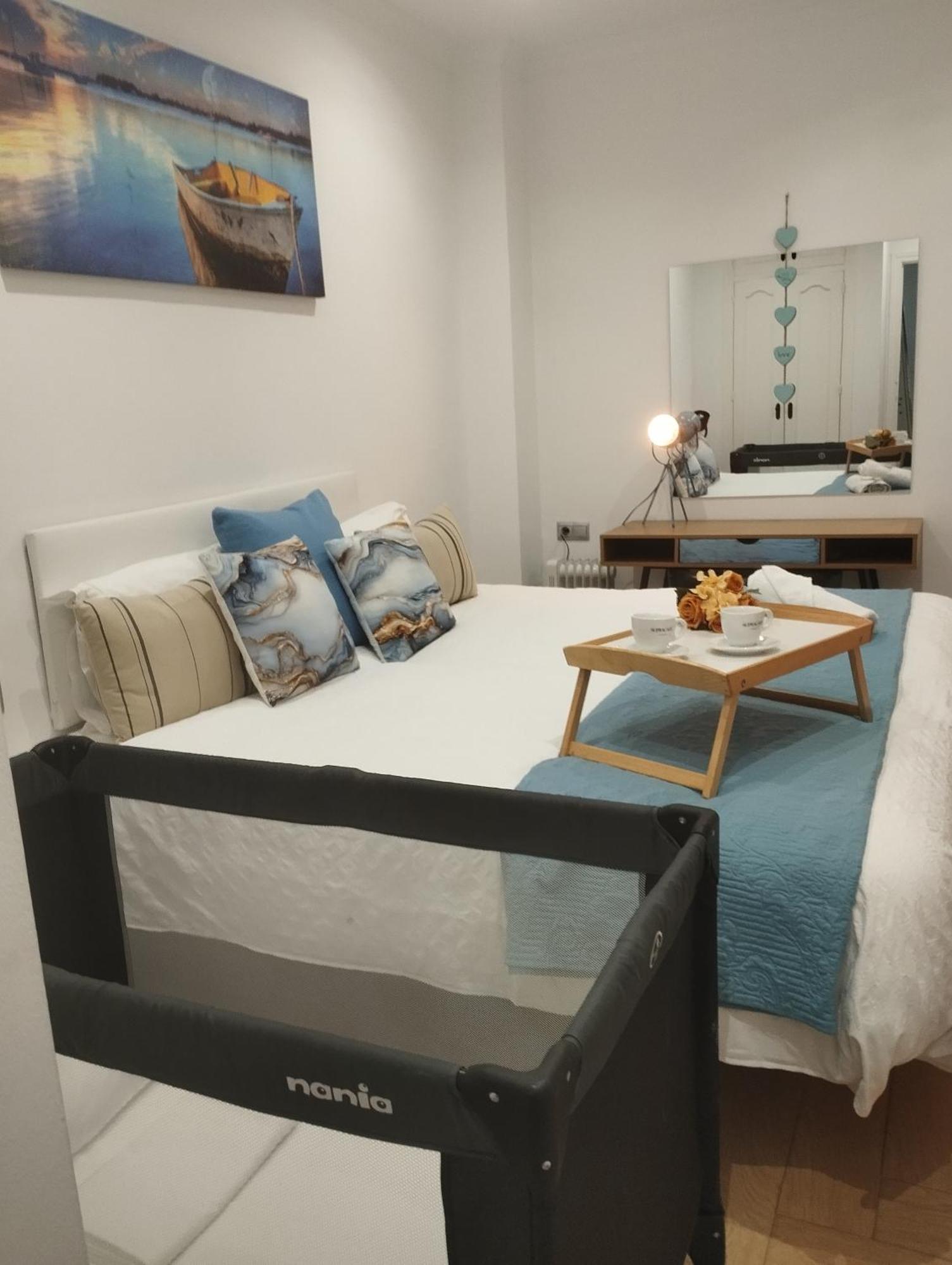 شقة Port House, Paseo Maritimo,A Un Minuto Playa فوينخيرولا المظهر الخارجي الصورة