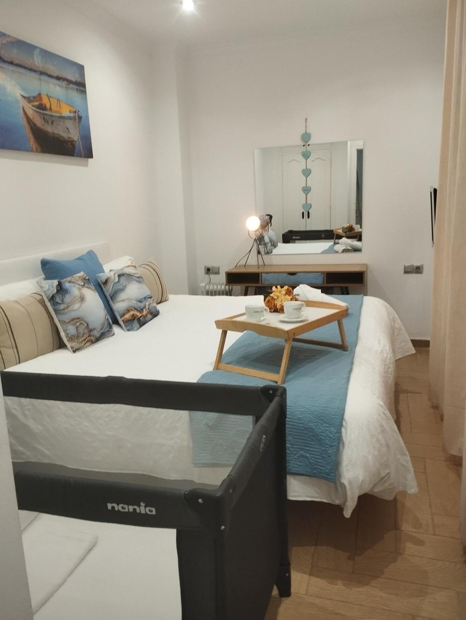 شقة Port House, Paseo Maritimo,A Un Minuto Playa فوينخيرولا المظهر الخارجي الصورة