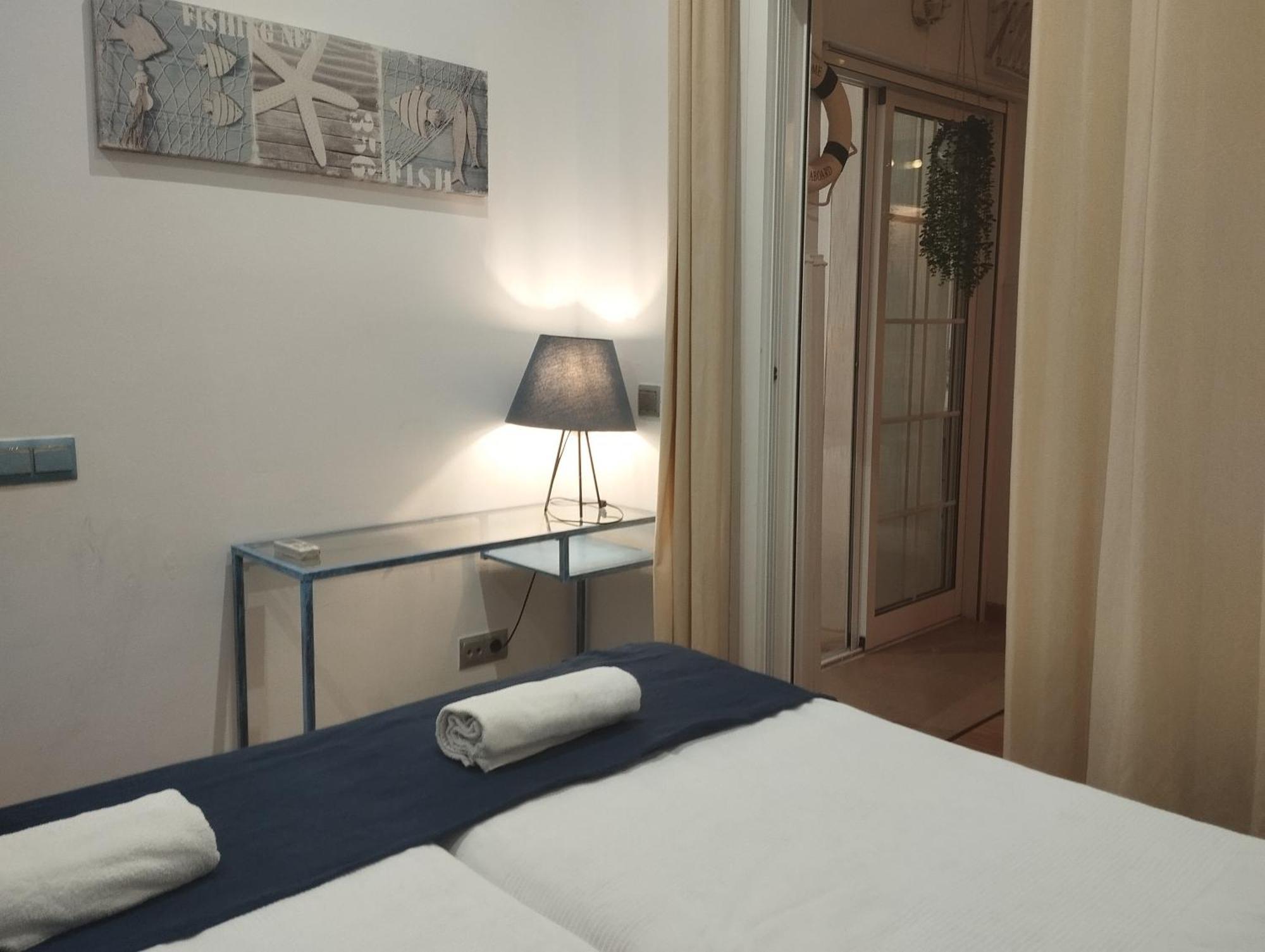 شقة Port House, Paseo Maritimo,A Un Minuto Playa فوينخيرولا المظهر الخارجي الصورة