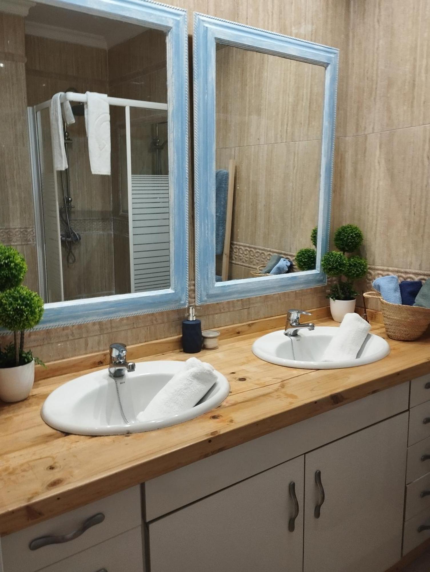 شقة Port House, Paseo Maritimo,A Un Minuto Playa فوينخيرولا المظهر الخارجي الصورة