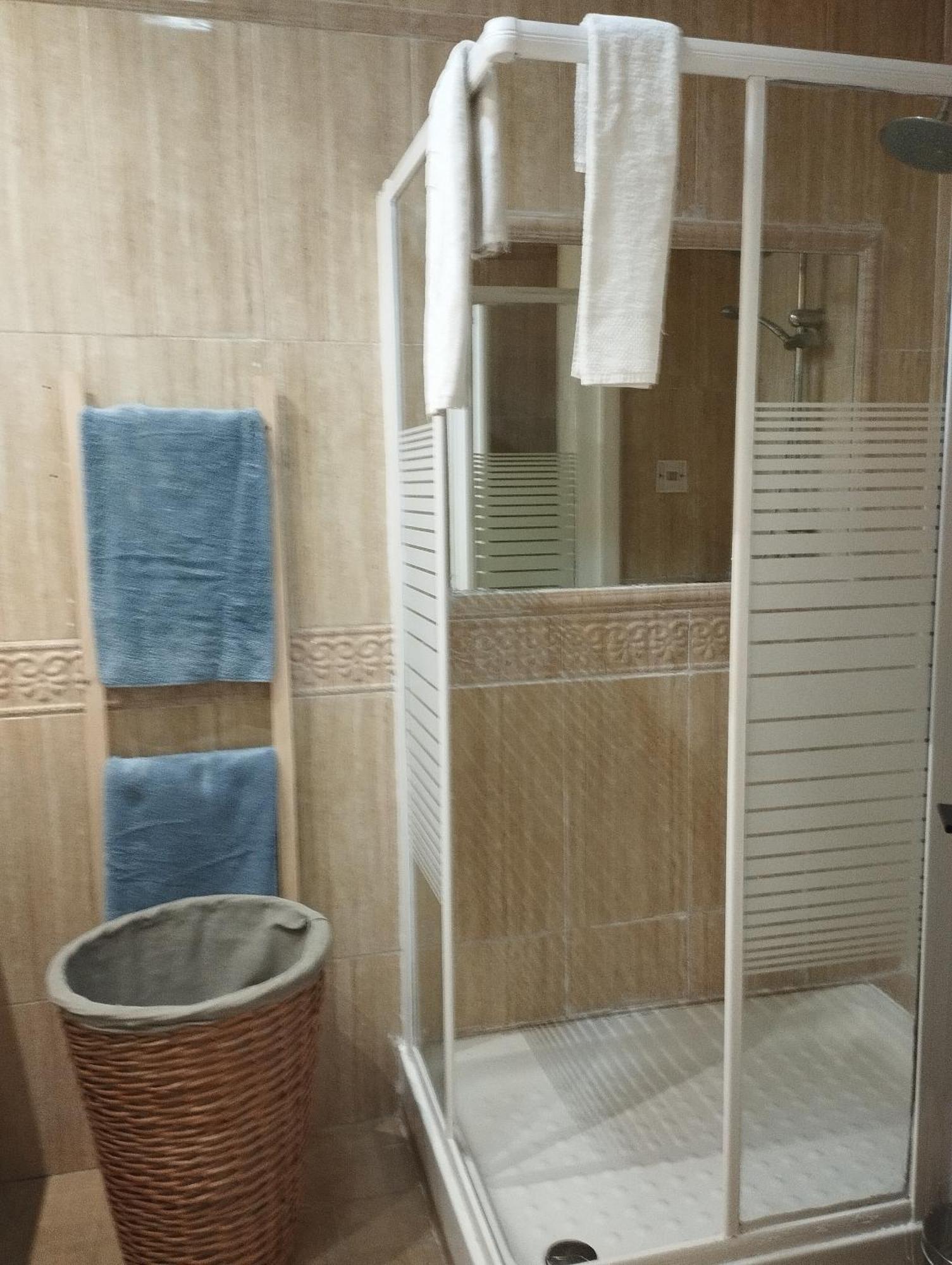 شقة Port House, Paseo Maritimo,A Un Minuto Playa فوينخيرولا المظهر الخارجي الصورة