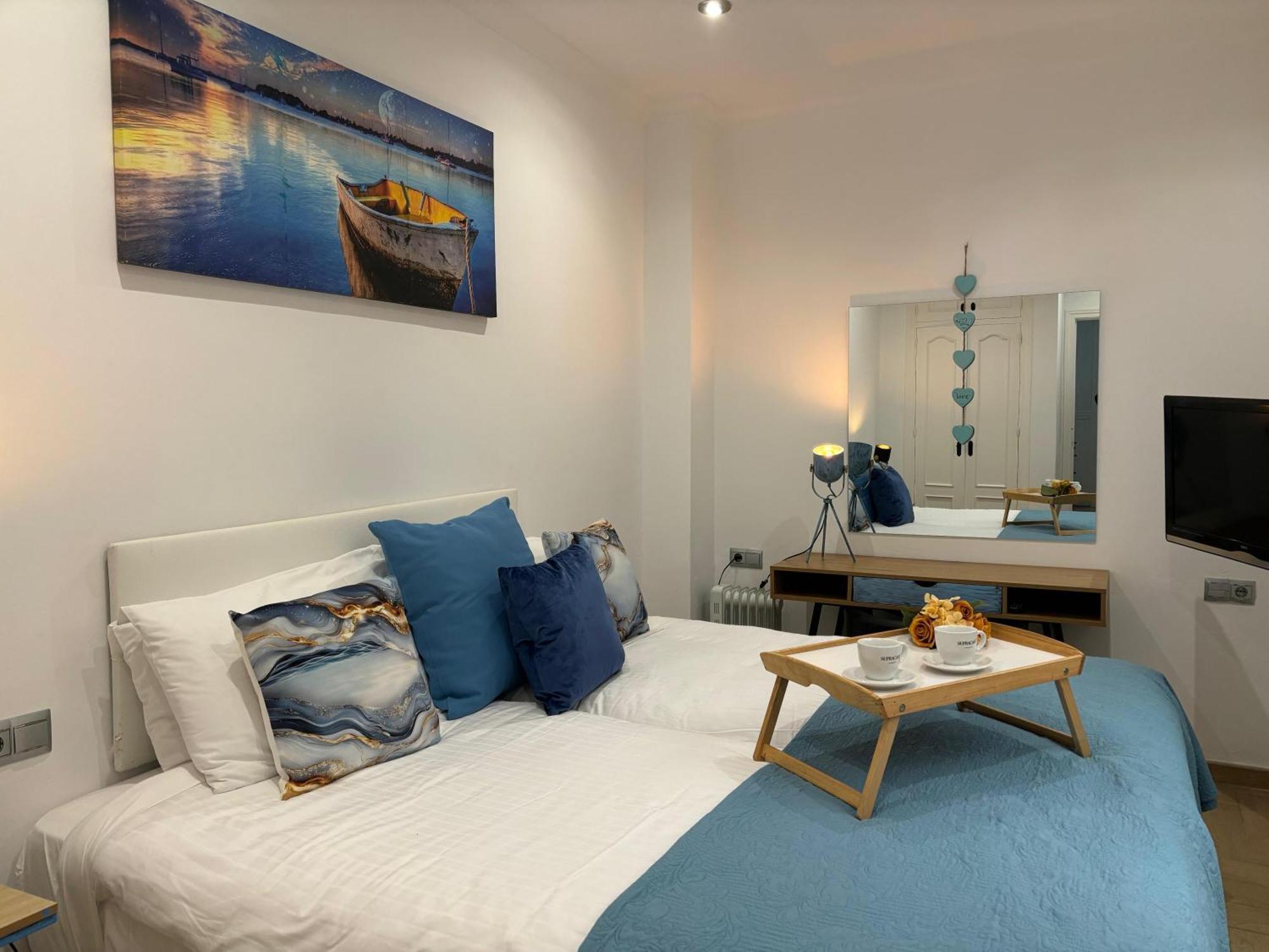 شقة Port House, Paseo Maritimo,A Un Minuto Playa فوينخيرولا المظهر الخارجي الصورة