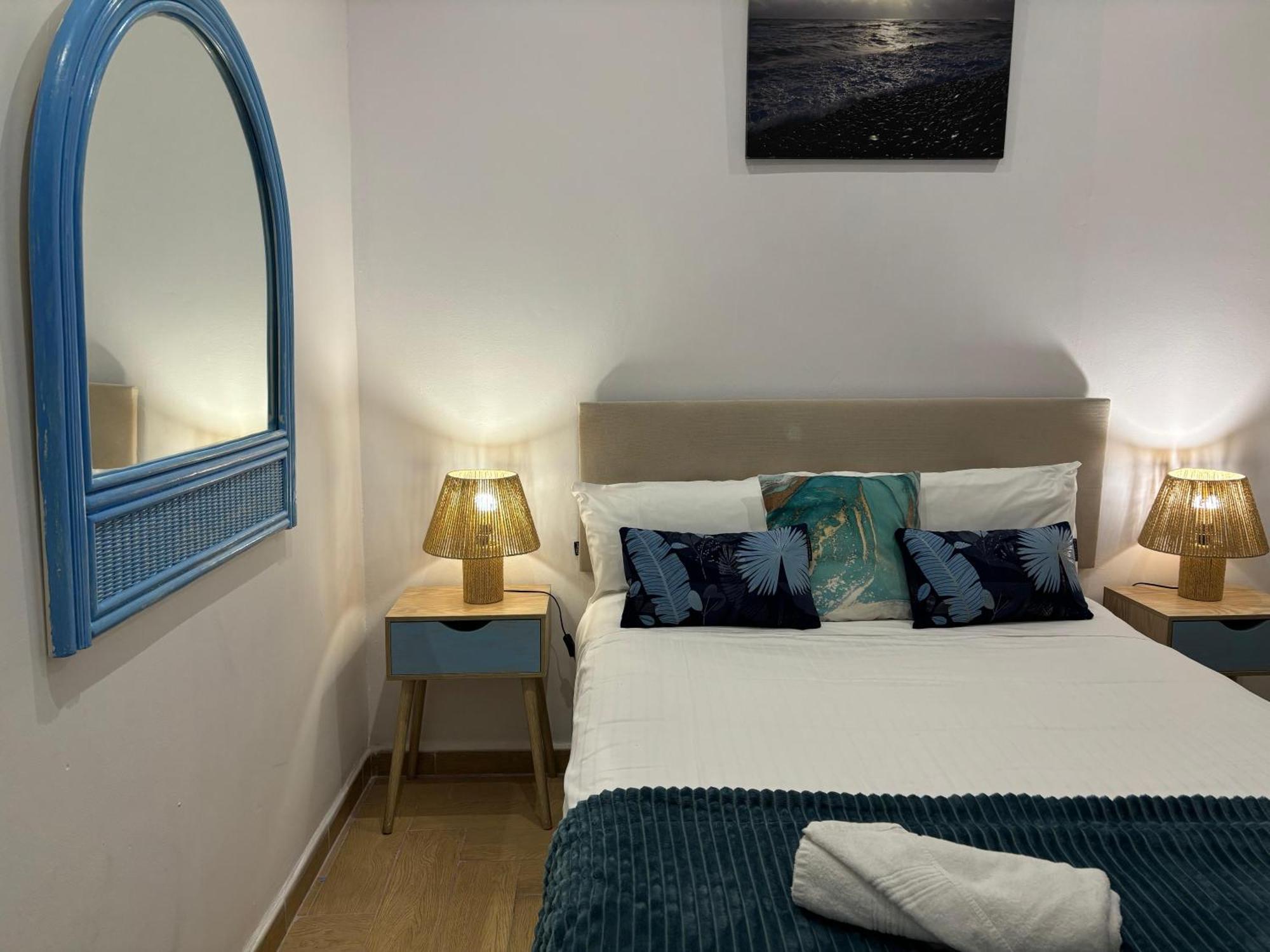 شقة Port House, Paseo Maritimo,A Un Minuto Playa فوينخيرولا المظهر الخارجي الصورة