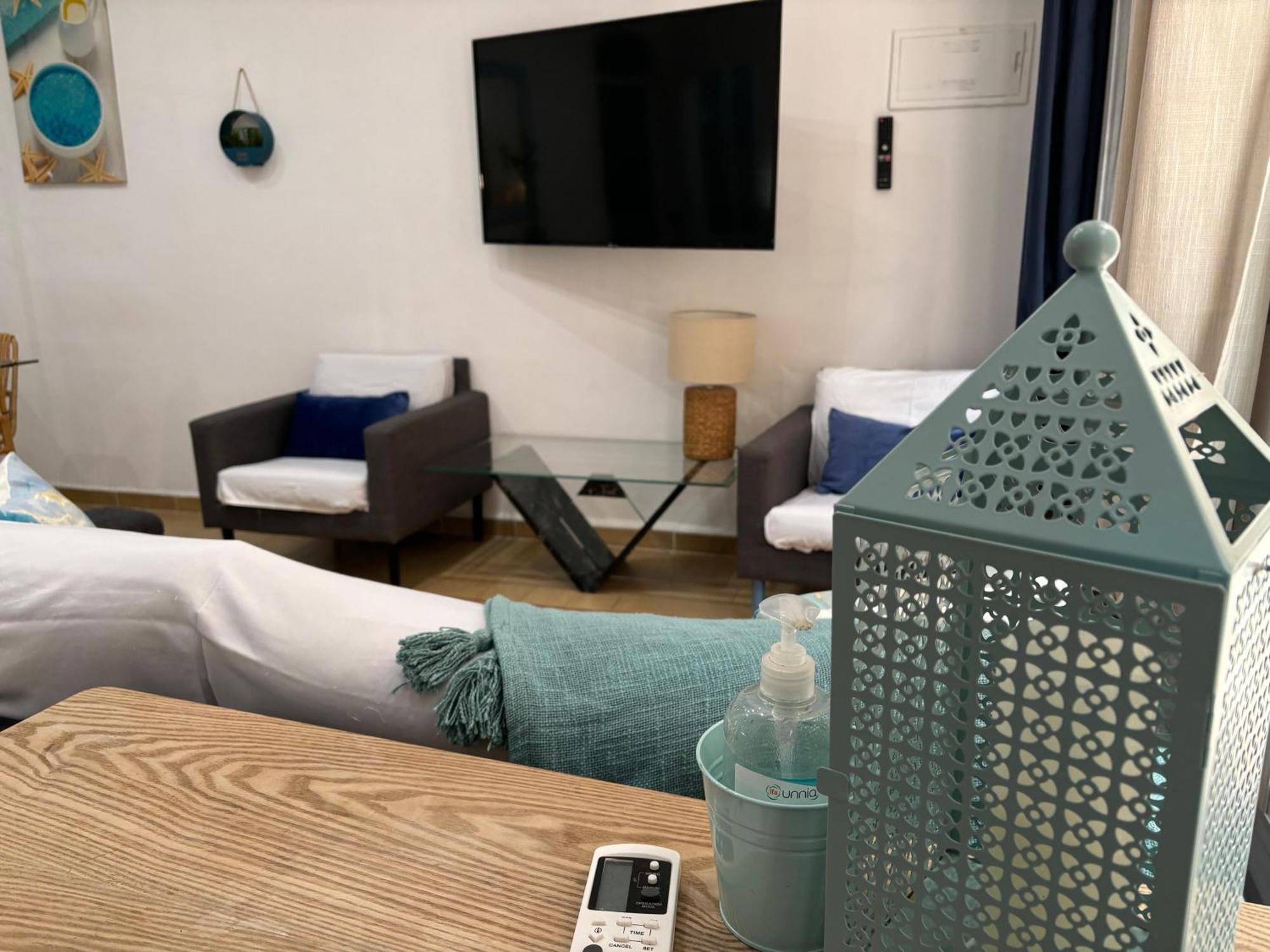شقة Port House, Paseo Maritimo,A Un Minuto Playa فوينخيرولا المظهر الخارجي الصورة